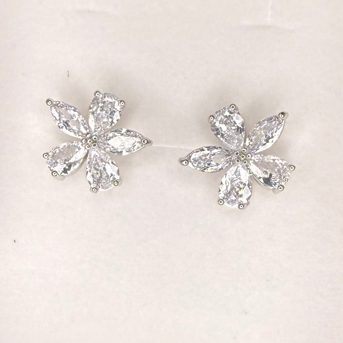 ORECCHINI DIAMOND FLOWER